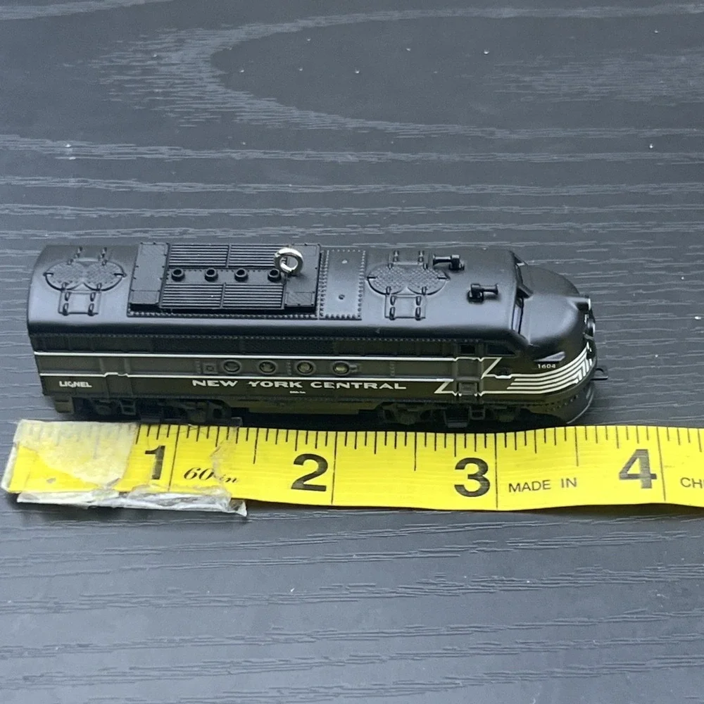 Hallmark Keepsake 2008 Lionel New York Central Locomotive #13 Die-Cast Ornament